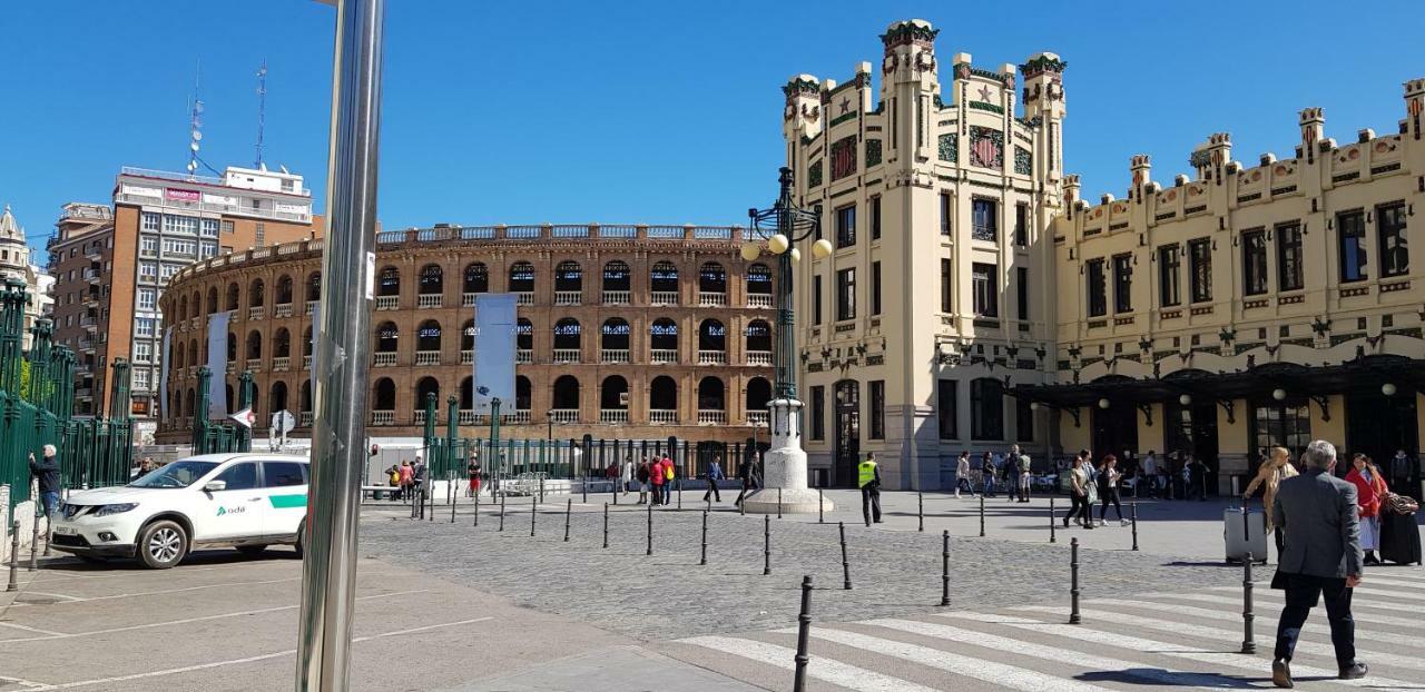 Edificio Tiziano Mercado Central Valência Exterior foto